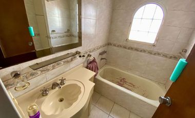 VENTA PH TIPO CASA 4 AMB EN CASEROS-PERMUTA-