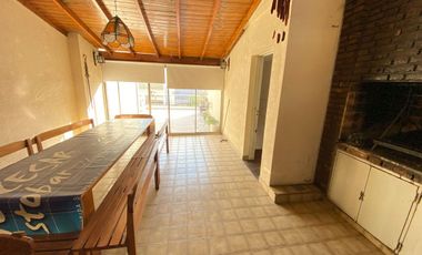 VENTA PH TIPO CASA 4 AMB EN CASEROS-PERMUTA-