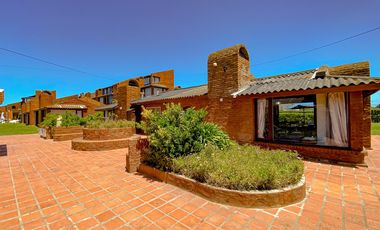 Venta de Departamento y cochera con bajada al MAR