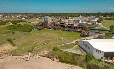 Venta de Departamento y cochera con bajada al MAR
