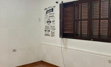 SE VENDE CASA 3 DORM C/COCHERA Y PATIO EN STA FE
