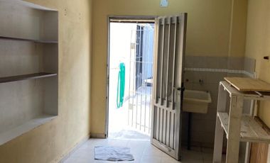 SE VENDE CASA 3 DORM C/COCHERA Y PATIO EN STA FE