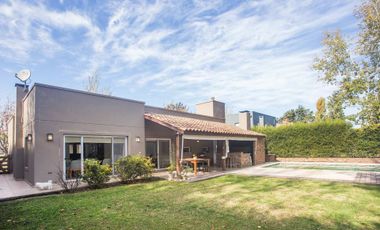 VENTA CASA BARRIO VALLE CLARO BENAVIDEZ