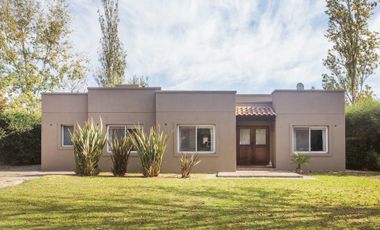 VENTA CASA BARRIO VALLE CLARO BENAVIDEZ