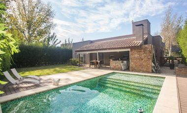 VENTA CASA BARRIO VALLE CLARO BENAVIDEZ