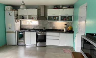 VENTA CASA 4 AMBIENTES BARRIO SOSIEGO CON PISCINA