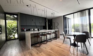 Casa en Alquiler con muebles en El Golf, Nordelta