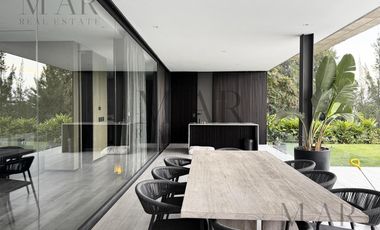 Casa en Alquiler con muebles en El Golf, Nordelta