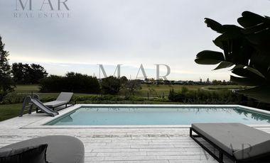 Casa en Alquiler con muebles en El Golf, Nordelta