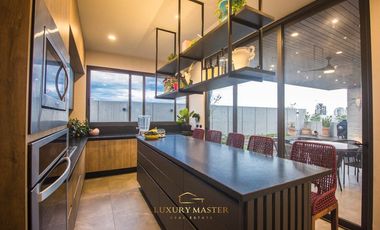Casa de lujo en Lomas Acueducto en venta