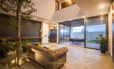 Casa de lujo en Lomas Acueducto en venta