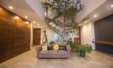 Casa de lujo en Lomas Acueducto en venta