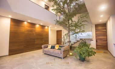 Casa de lujo en Lomas Acueducto en venta