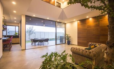 Casa de lujo en Lomas Acueducto en venta