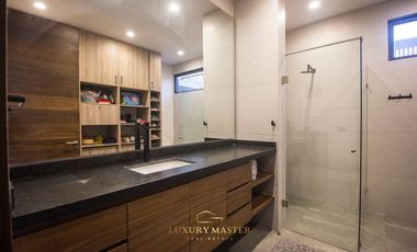 Casa de lujo en Lomas Acueducto en venta
