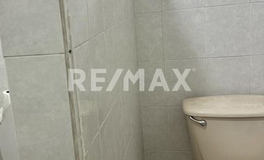 CASA COMERCIAL EN RENTA  - (3)