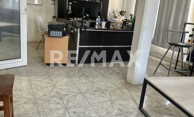CASA COMERCIAL EN RENTA  - (3)