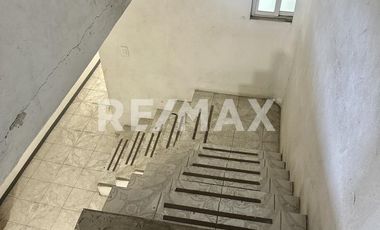 CASA COMERCIAL EN RENTA  - (3)