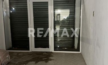 CASA COMERCIAL EN RENTA  - (3)