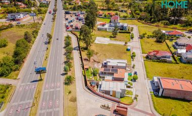 LUJOSA CASA MODERNA DE OPORTUNIDAD AMOBLADA EN CHALLUABAMBA