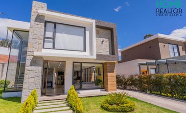 LUJOSA CASA MODERNA DE OPORTUNIDAD AMOBLADA EN CHALLUABAMBA