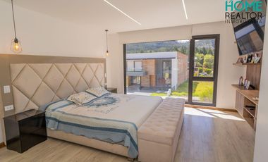 LUJOSA CASA MODERNA DE OPORTUNIDAD AMOBLADA EN CHALLUABAMBA
