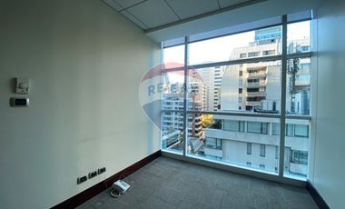Moderna  Oficina clase A  Barrio Isidora El Golf.
