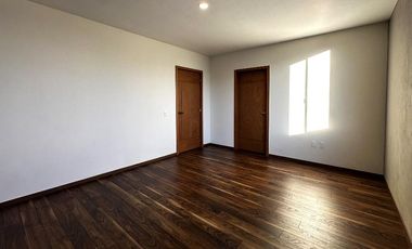 Casa No. 208 en Coto Altanza en Soaré III, Solares, Zapopan