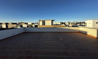 Casa No. 208 en Coto Altanza en Soaré III, Solares, Zapopan