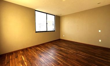 Casa No. 208 en Coto Altanza en Soaré III, Solares, Zapopan