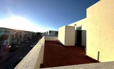 Casa No. 208 en Coto Altanza en Soaré III, Solares, Zapopan