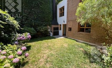 Casa  alquiler Jardines del Rey, 3 dormitorios (suite), 3 baños, cochera, jardín y parrilla