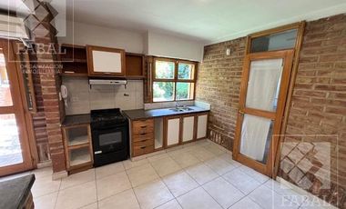Casa  alquiler Jardines del Rey, 3 dormitorios (suite), 3 baños, cochera, jardín y parrilla