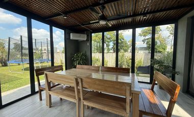 Muy linda casa moderna en Santa Lucia!