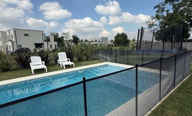 Muy linda casa moderna en Santa Lucia!