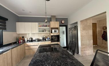 Muy linda casa moderna en Santa Lucia!