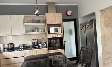 Muy linda casa moderna en Santa Lucia!