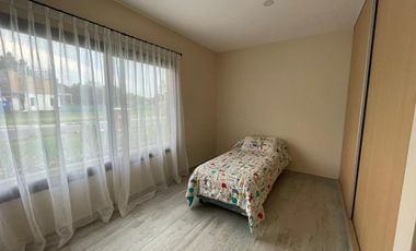 Muy linda casa moderna en Santa Lucia!