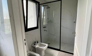 Muy linda casa moderna en Santa Lucia!