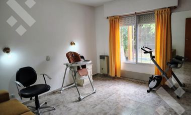 En venta, Casa de 3 Dormitorios, B. Los Nogales, Plottier.