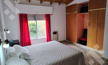 En venta, Casa de 3 Dormitorios, B. Los Nogales, Plottier.
