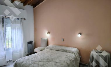 En venta, Casa de 3 Dormitorios, B. Los Nogales, Plottier.