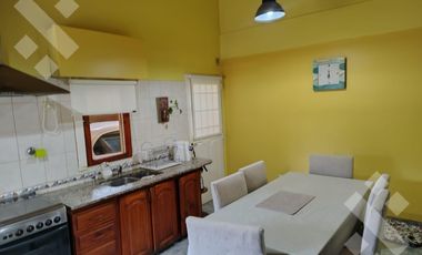 En venta, Casa de 3 Dormitorios, B. Los Nogales, Plottier.