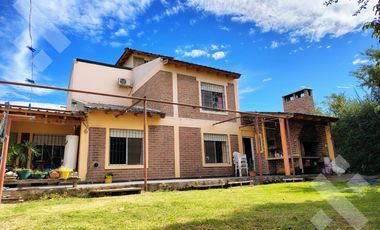En venta, Casa de 3 Dormitorios, B. Los Nogales, Plottier.