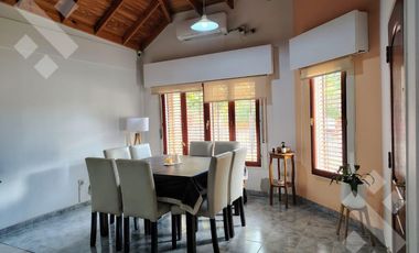 En venta, Casa de 3 Dormitorios, B. Los Nogales, Plottier.