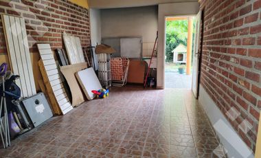 En venta, Casa de 3 Dormitorios, B. Los Nogales, Plottier.