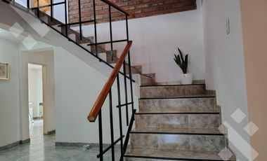 En venta, Casa de 3 Dormitorios, B. Los Nogales, Plottier.