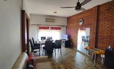 PH en venta - 2 Dormitorios 2 Baños - 160Mts2 - Bernal