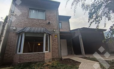 Se Alquila, Casa de 3 dormitorios con quincho, Plottier
