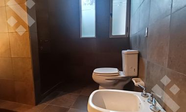 Se Alquila, Casa de 3 dormitorios con quincho, Plottier
